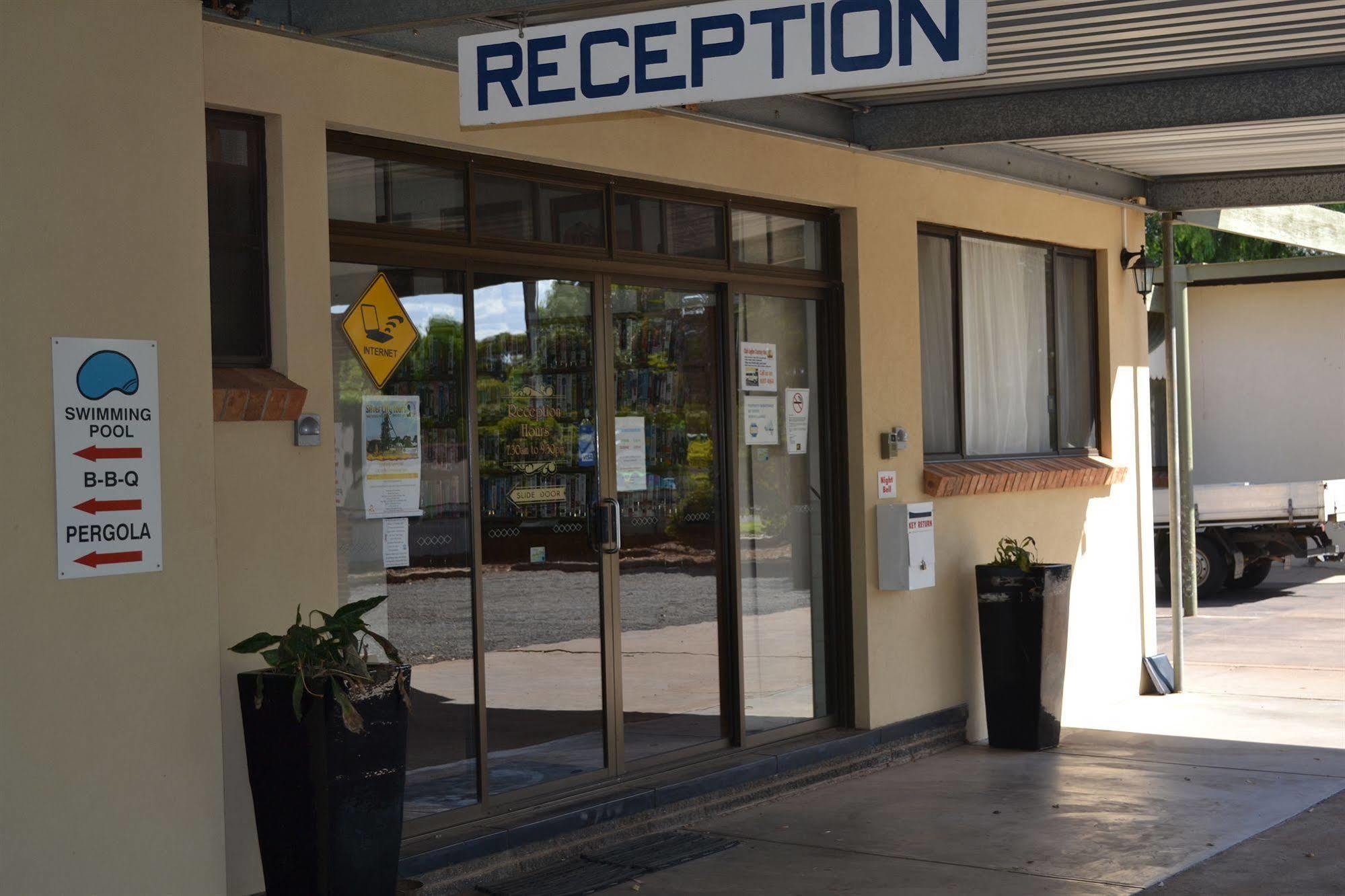 Sturt Motel Broken Hill Exterior photo